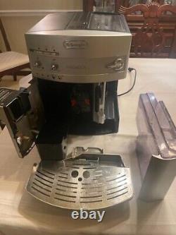 DeLonghi ESAM3300 Magnifica Espresso Machine Cappuccino Maker