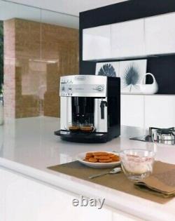 DeLonghi ESAM 3200. S Automatic Espresso Coffee Machine Silver Bean to Cup FrothX