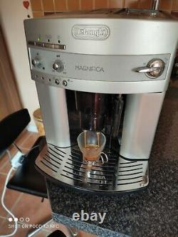 DeLonghi ESAM 3200. S Automatic Espresso bean to cup Coffee Machine Silver