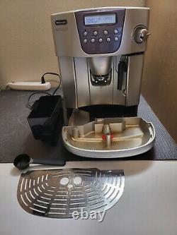 DeLonghi Magnifica ESAM 4400 espresso machine cleaned and tested