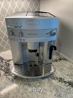 DeLonghi Magnifica Super Automatic Espresso Machine, Cappuccino Maker ESAM-3300