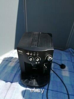 De'Longhi Magnifica ESAM 4000 Bean-to-Cup Coffee Machine