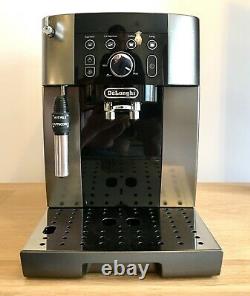 De Longhi Magnifica S Smart ECAM 250.33. TB Bean to Cup Coffee Machine, VGC