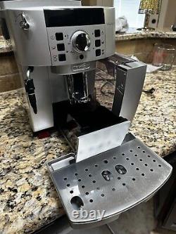 De'Longhi Magnifica XS Espresso Machine