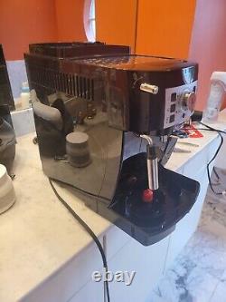 Delonghi ECAM22110SB Magnifica XS Bean-To-Cup Espresso Maker