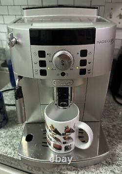 Delonghi MAGNIFICA XS ECAM22110SB Bean-To-Cup Espresso Maker WORKS GREAT