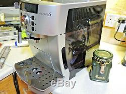 Delonghi Magnifica S Ecam 22.110. B Coffee Machine bean to cup Perfect-Elegant