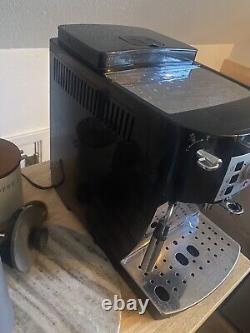 Delonghi Magnifica XS Automatic Espresso Machine PERFECT CONDITION