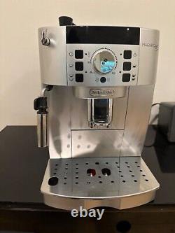Delonghi Magnifica XS Automatic Espresso Machine -works perfectly