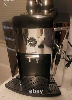 Jura Impressa F9 SuperAutomatic Coffee/Espresso Machine