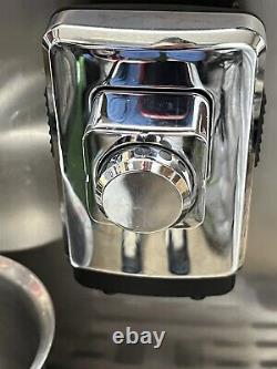 Saeco Xelsis Super Automatic Espresso Machine withMilk Carafe Nice! AS IS